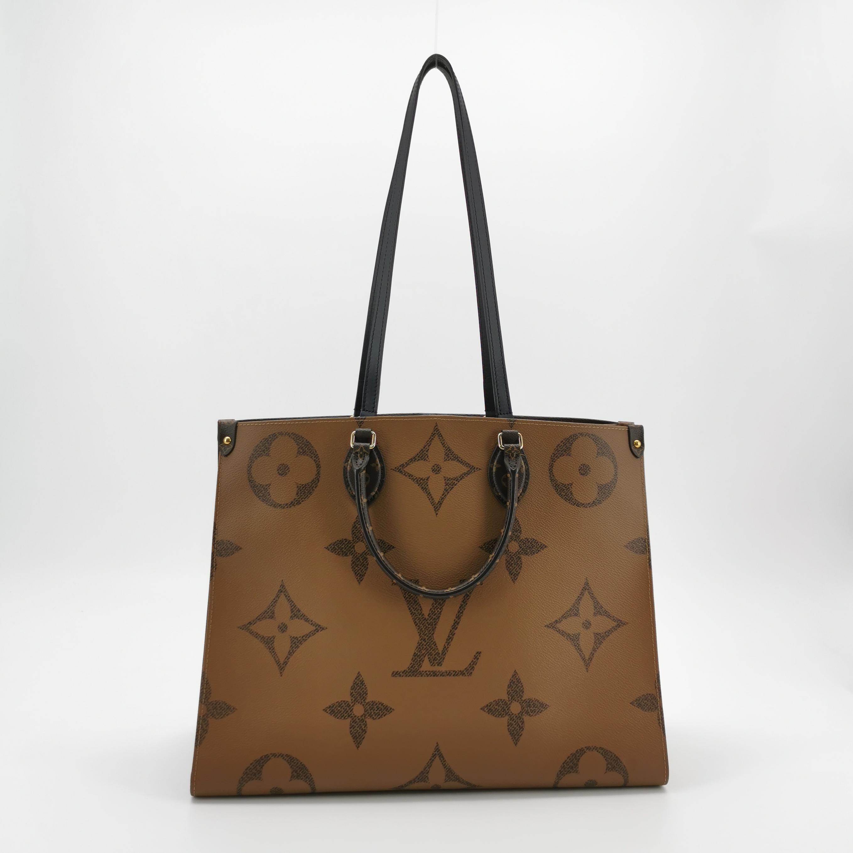 Louis Vuitton(LV) OnTheGo Tote Reverse Monogram Giant GM — photo 3 of 15