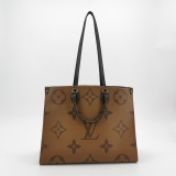 Louis Vuitton(LV) OnTheGo Tote Reverse Monogram Giant GM — thumbnail 3