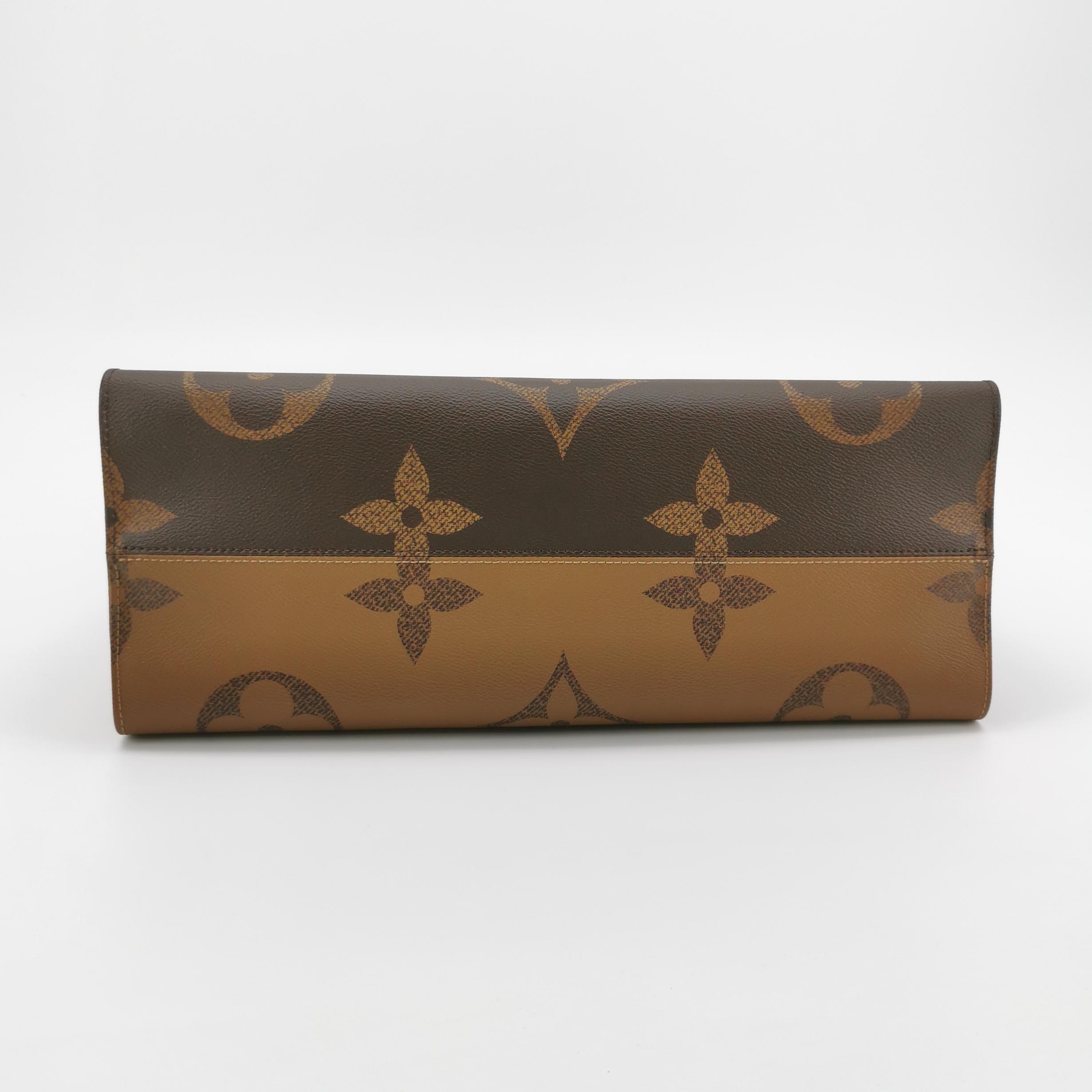 Louis Vuitton(LV) OnTheGo Tote Reverse Monogram Giant GM — photo 6 of 15
