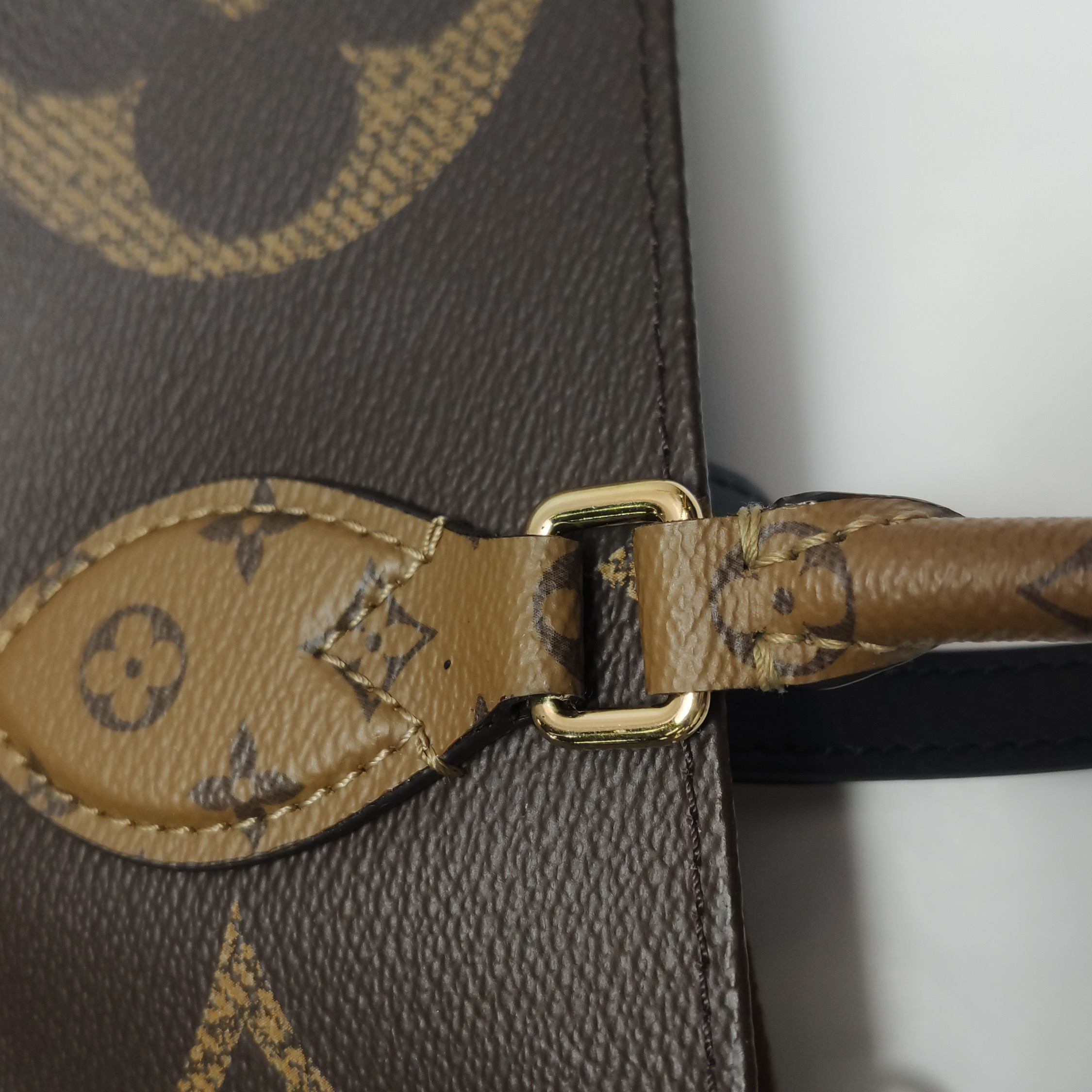 Louis Vuitton(LV) OnTheGo Tote Reverse Monogram Giant GM — photo 14 of 15