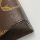 Louis Vuitton(LV) OnTheGo Tote Reverse Monogram Giant GM — thumbnail 13
