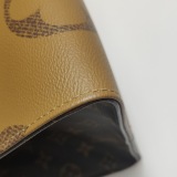 Louis Vuitton(LV) OnTheGo Tote Reverse Monogram Giant GM — thumbnail 12