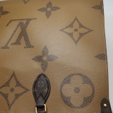 Louis Vuitton(LV) OnTheGo Tote Reverse Monogram Giant GM — thumbnail 11