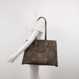 Louis Vuitton(LV) OnTheGo Tote Reverse Monogram Giant GM — thumbnail 2