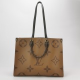 Louis Vuitton(LV) OnTheGo Tote Reverse Monogram Giant GM — thumbnail 3