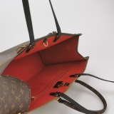 Louis Vuitton(LV) OnTheGo Tote Reverse Monogram Giant GM — thumbnail 7