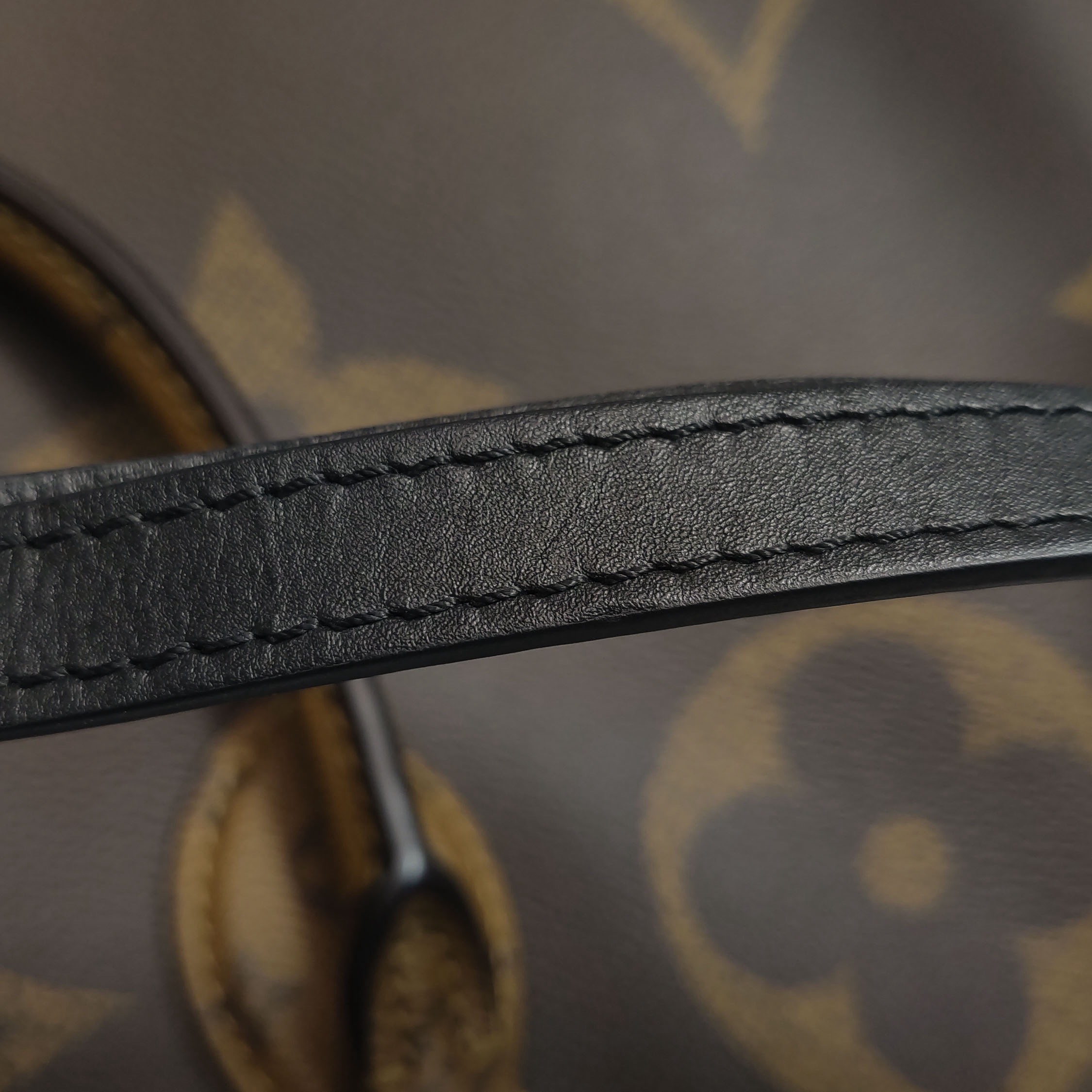 Louis Vuitton(LV) OnTheGo Tote Reverse Monogram Giant GM — photo 14 of 14