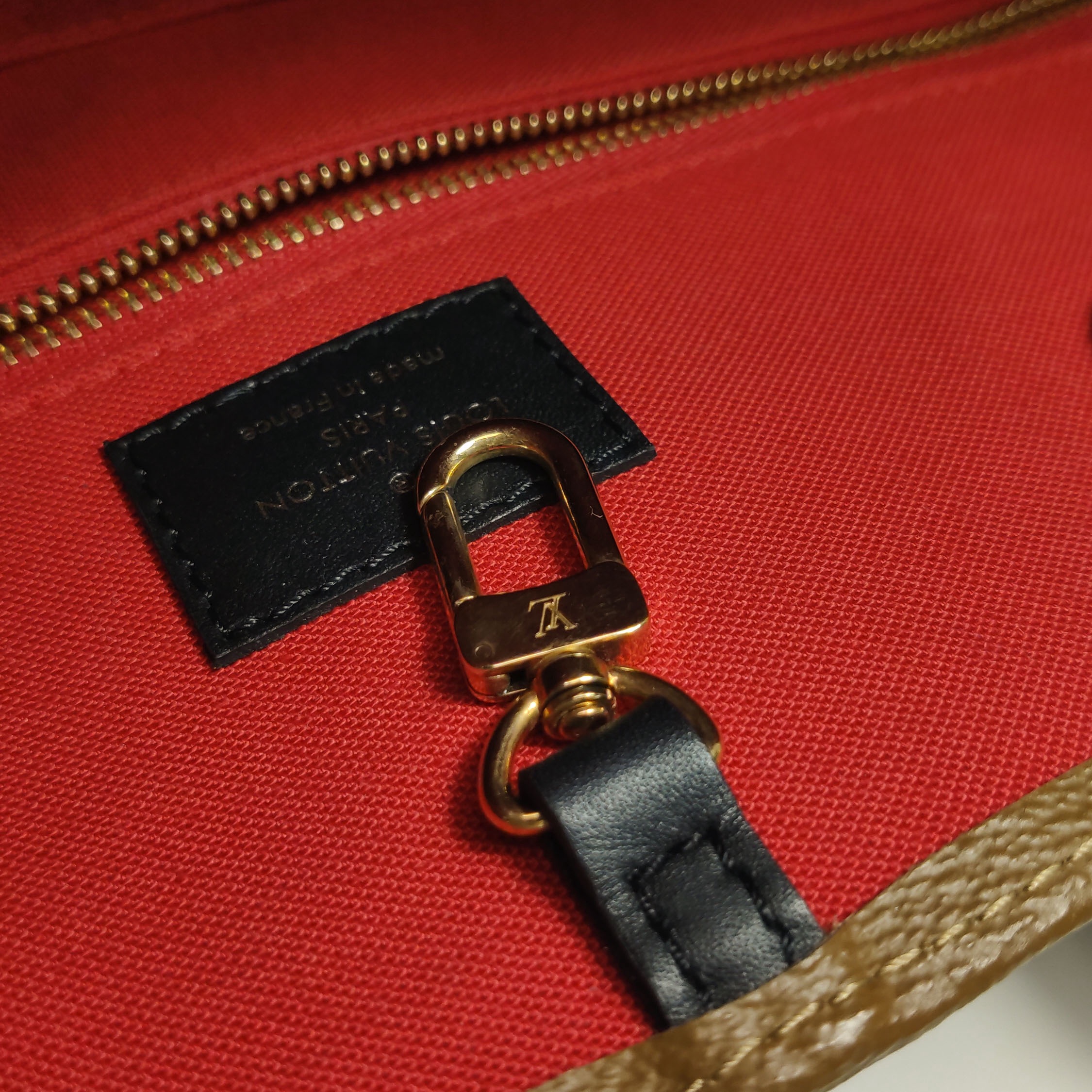 Louis Vuitton(LV) OnTheGo Tote Reverse Monogram Giant GM — photo 9 of 14