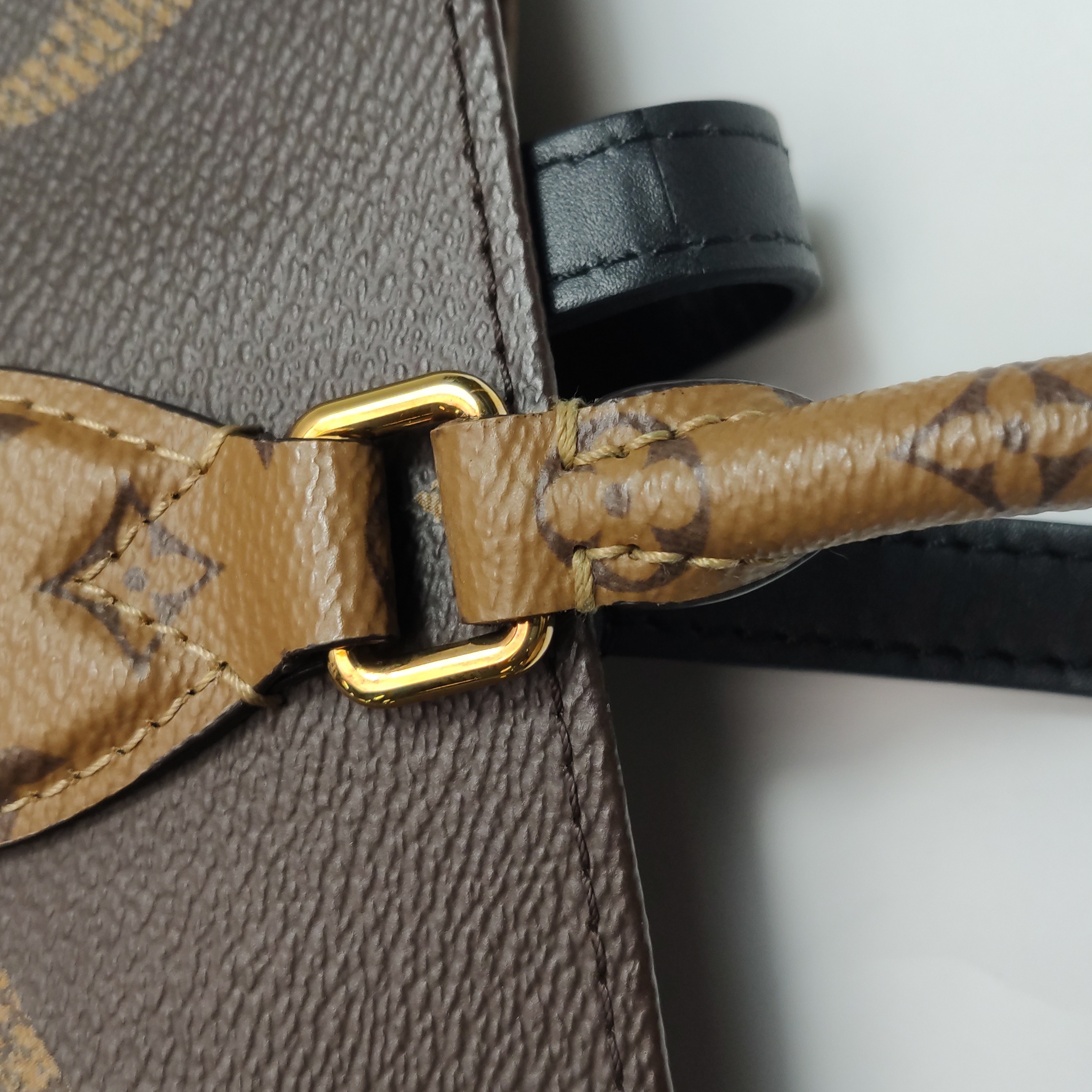 Louis Vuitton(LV) OnTheGo Tote Reverse Monogram Giant GM — photo 11 of 14