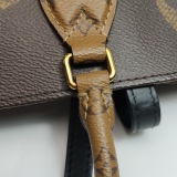 Louis Vuitton(LV) OnTheGo Tote Reverse Monogram Giant GM — thumbnail 11