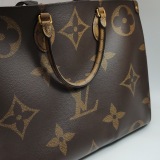 Louis Vuitton(LV) OnTheGo Tote Reverse Monogram Giant GM — thumbnail 13