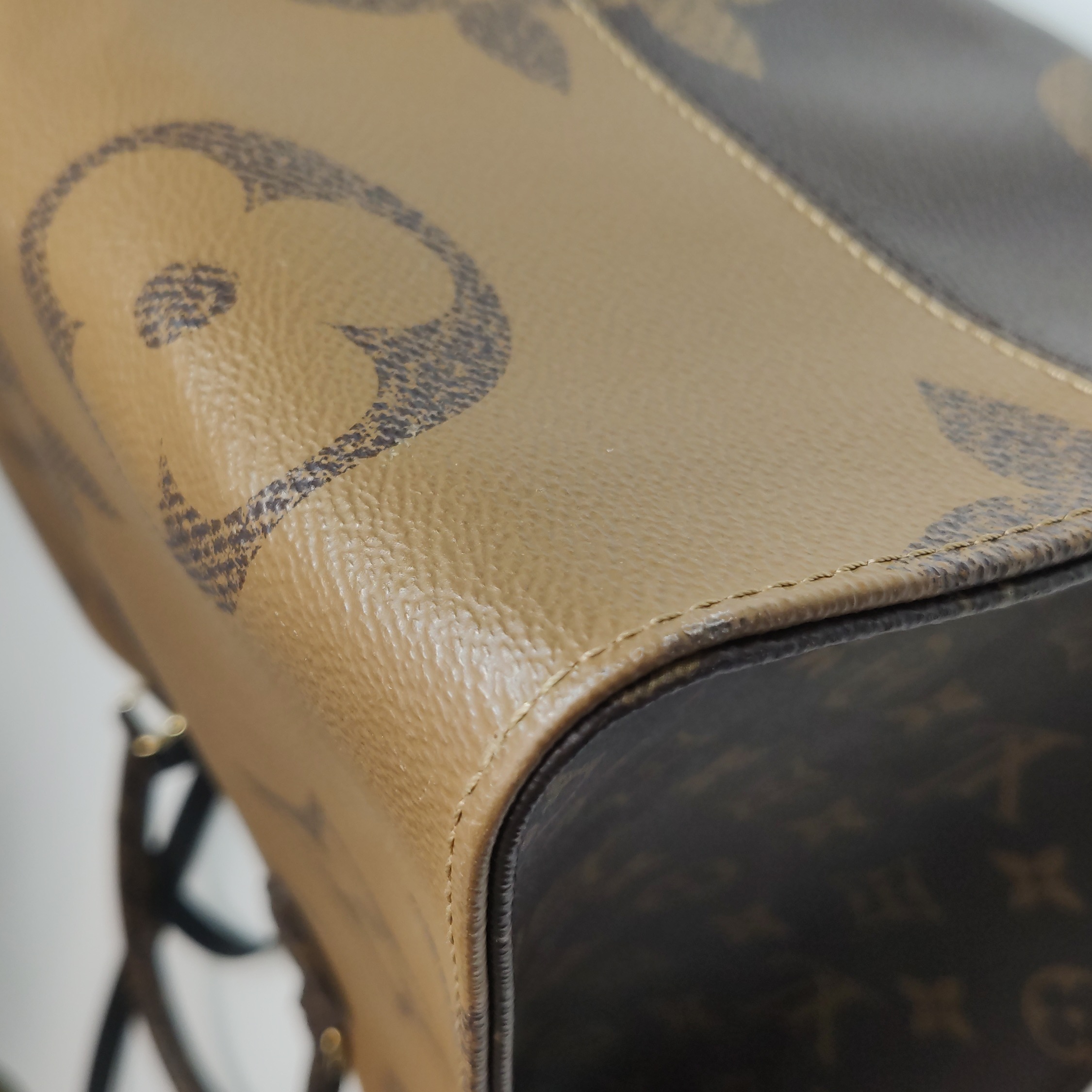 Louis Vuitton(LV) OnTheGo Tote Reverse Monogram Giant GM — photo 10 of 14