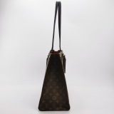 Louis Vuitton(LV) OnTheGo Tote Reverse Monogram Giant GM — thumbnail 4