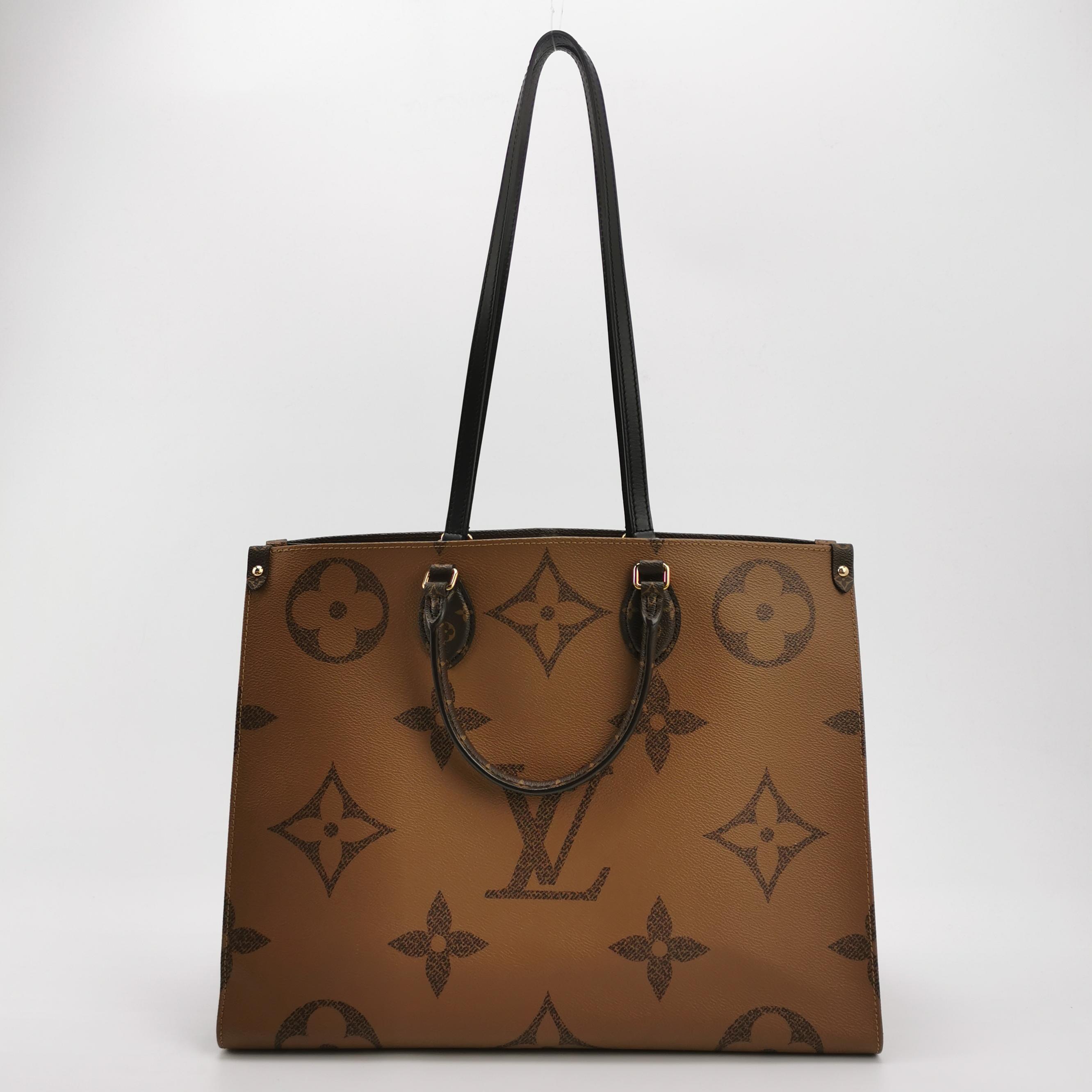 Louis Vuitton(LV) OnTheGo Tote Reverse Monogram Giant GM — photo 3 of 14
