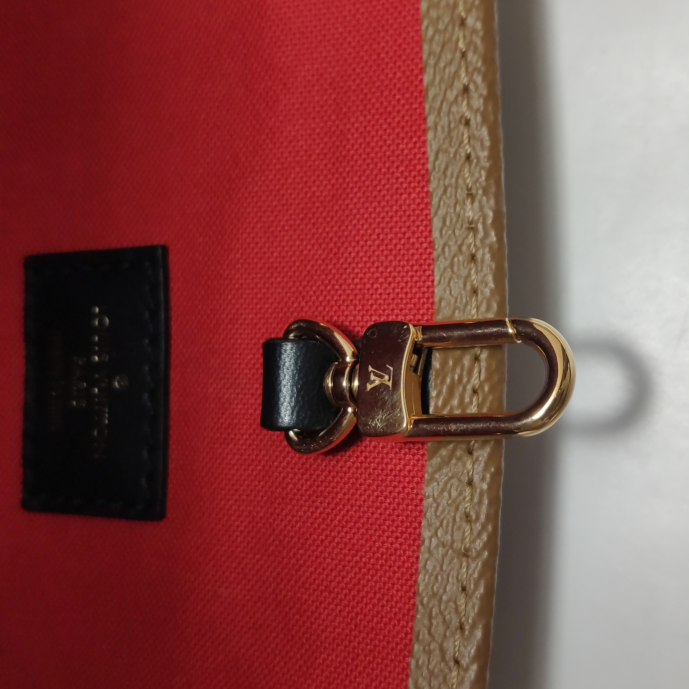 Louis Vuitton(LV) OnTheGo Tote Reverse Monogram Giant GM — photo 9 of 14