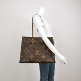 Louis Vuitton(LV) OnTheGo Tote Reverse Monogram Giant GM — thumbnail 2