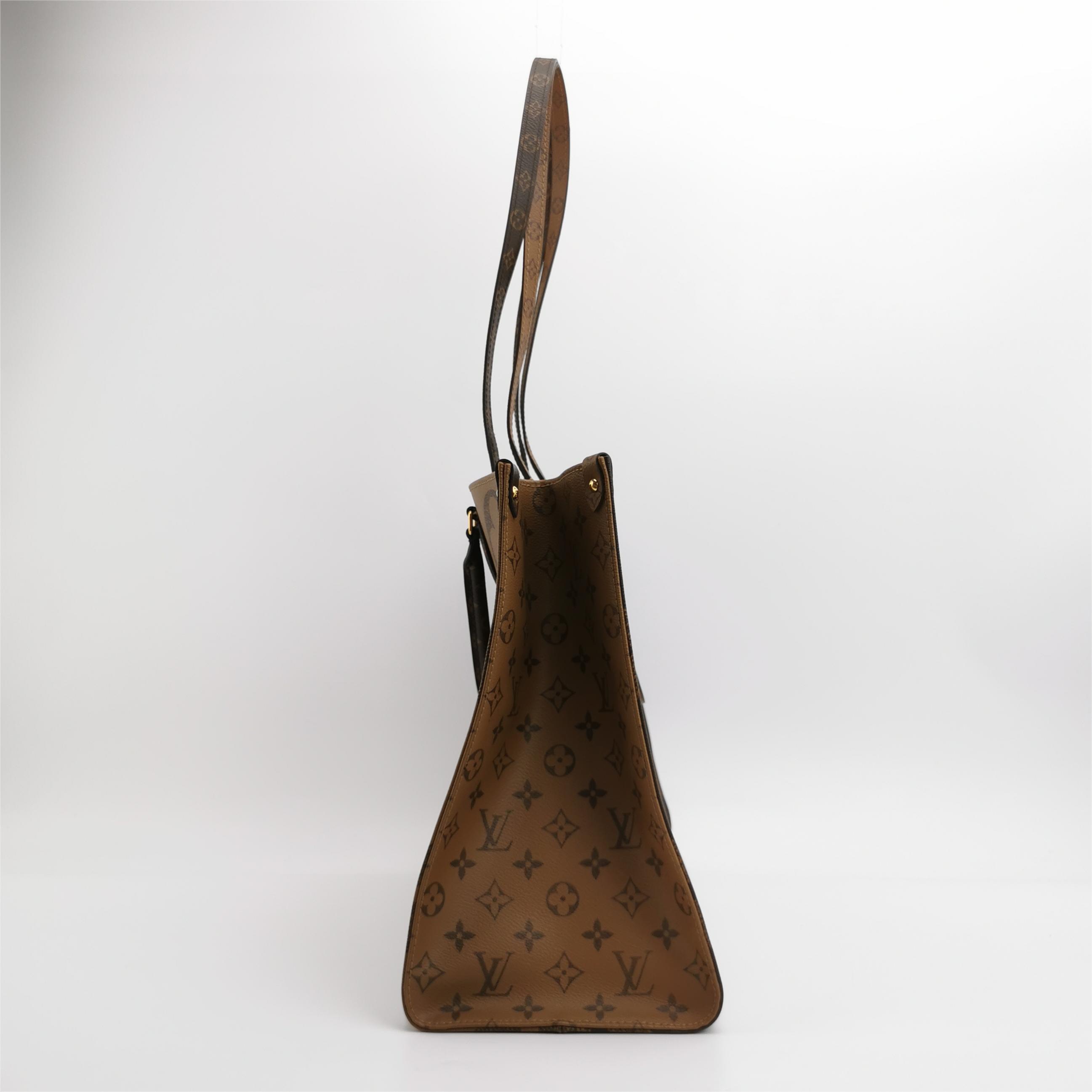 Louis Vuitton(LV) OnTheGo Tote Reverse Monogram Giant GM — photo 4 of 10