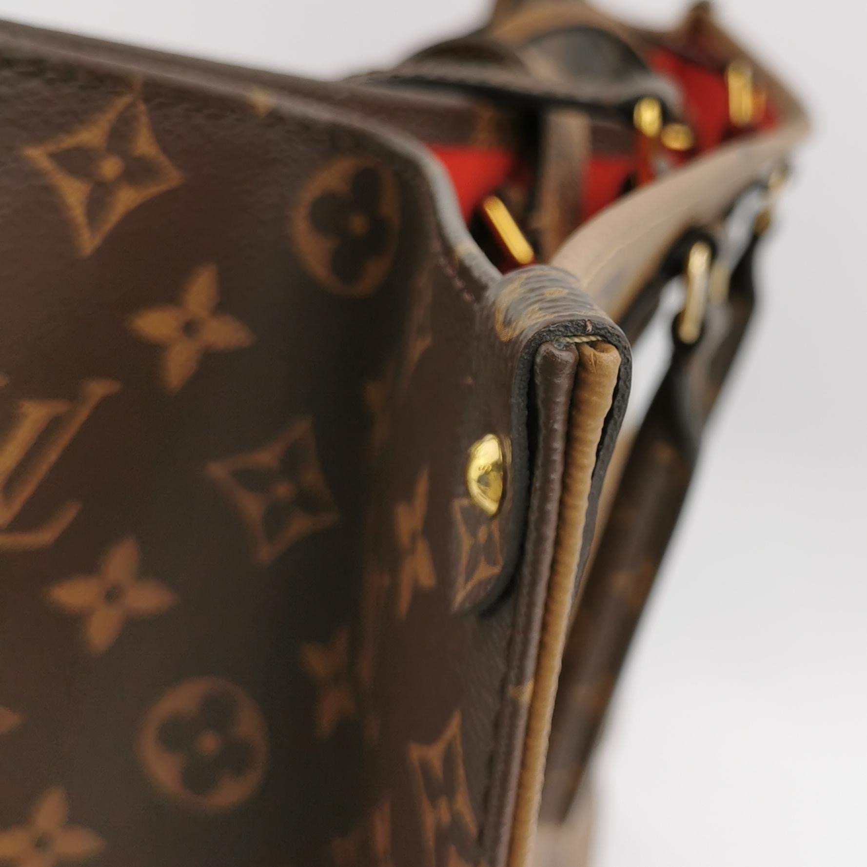 Louis Vuitton(LV) OnTheGo Tote Reverse Monogram Giant GM — photo 9 of 10