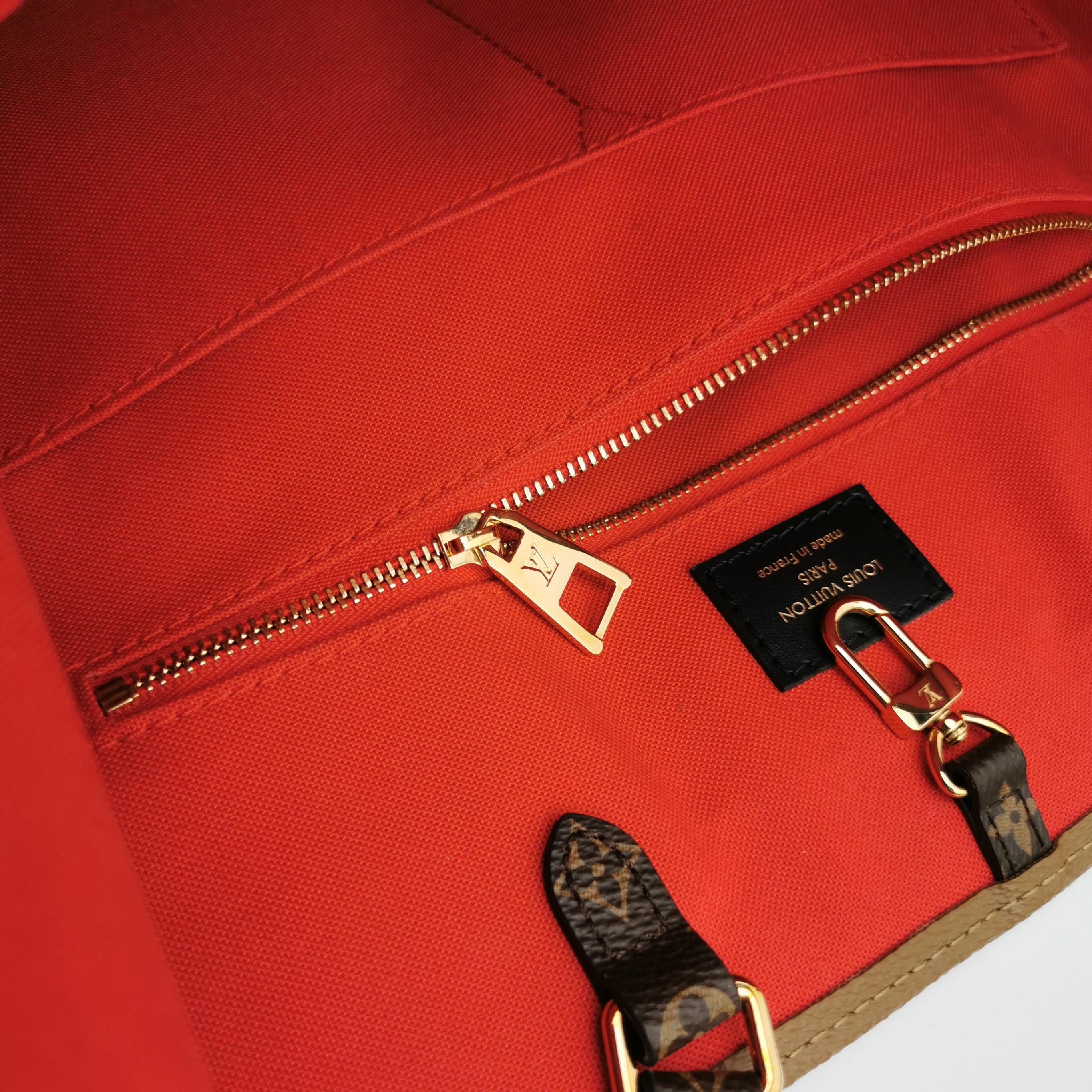 Louis Vuitton(LV) OnTheGo Tote Reverse Monogram Giant GM — photo 8 of 10