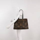 Louis Vuitton(LV) OnTheGo Tote Reverse Monogram Giant GM — thumbnail 2
