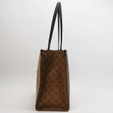 Louis Vuitton(LV) OnTheGo Tote Reverse Monogram Giant GM — thumbnail 4