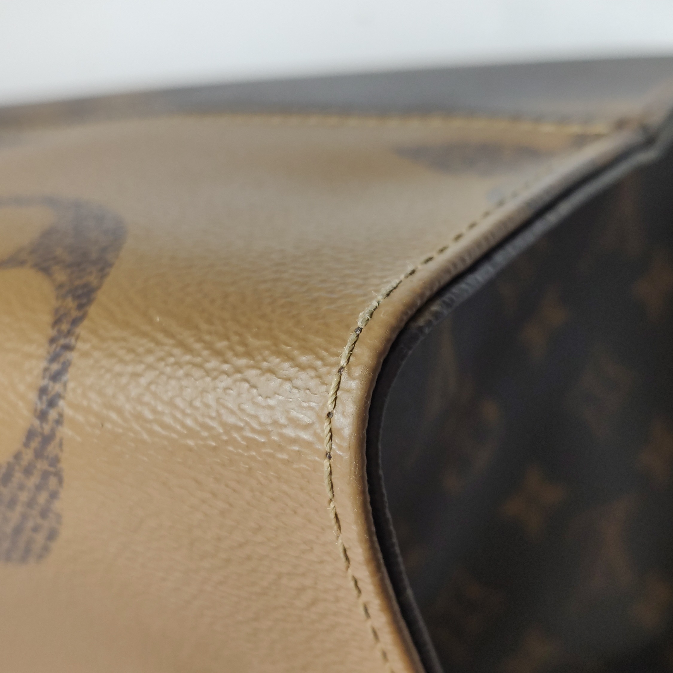 Louis Vuitton(LV) OnTheGo Tote Reverse Monogram Giant GM — photo 12 of 15