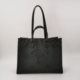Louis Vuitton(LV) OnTheGo Tote Monogram Empreinte Giant GM — thumbnail 3