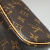 Louis Vuitton(LV) Nice Vanity Case Monogram Canvas Nano — thumbnail 9