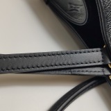 Louis Vuitton(LV) OnTheGo Tote Monogram Empreinte Giant GM — thumbnail 16
