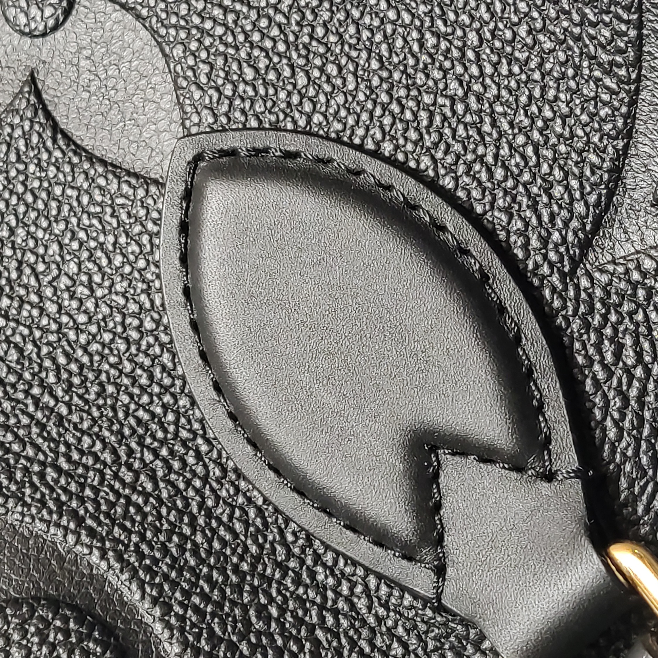 Louis Vuitton(LV) OnTheGo Tote Monogram Empreinte Giant GM — photo 12 of 16