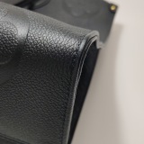 Louis Vuitton(LV) OnTheGo Tote Monogram Empreinte Giant GM — thumbnail 14