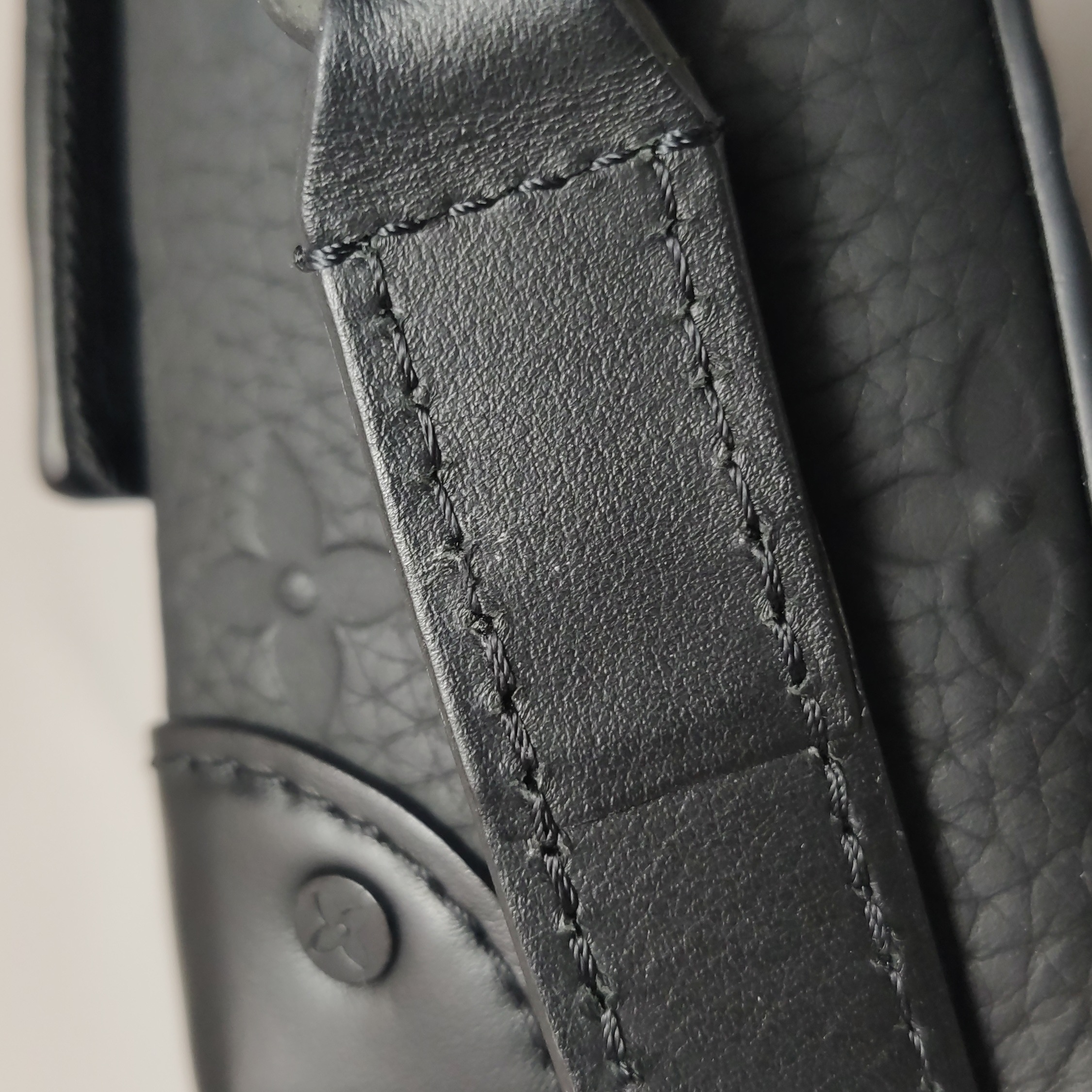 Louis Vuitton(LV) Steamer Wearable Wallet Monogram Taurillon Leather — photo 17 of 20