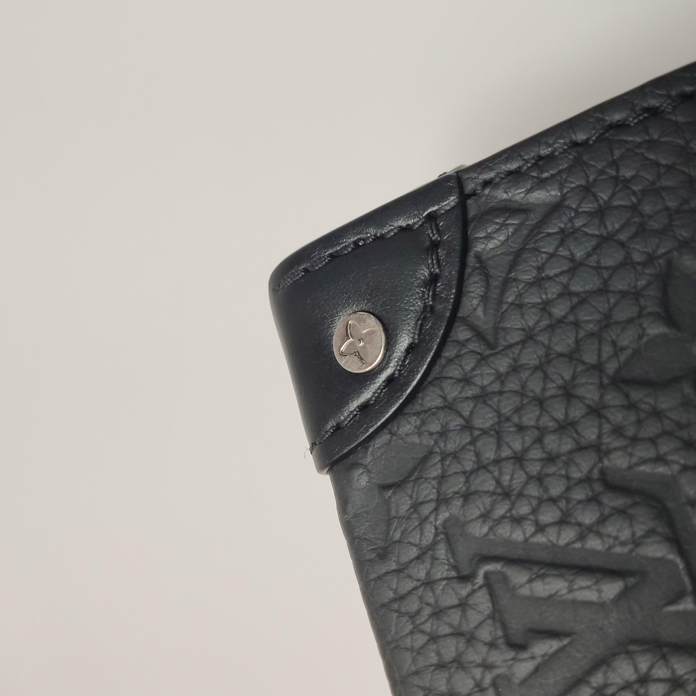 Louis Vuitton(LV) Steamer Wearable Wallet Monogram Taurillon Leather — photo 12 of 20