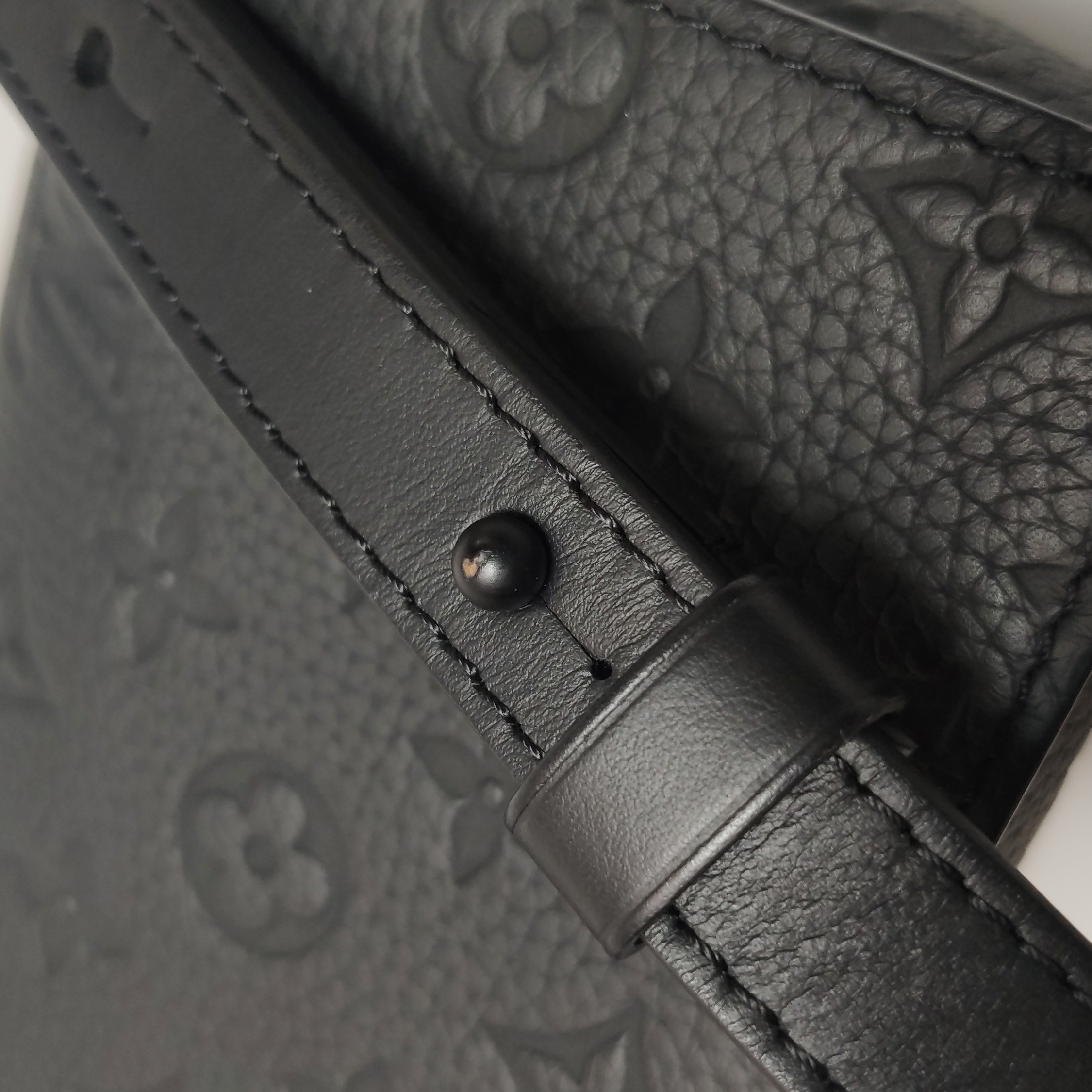 Louis Vuitton(LV) Steamer Wearable Wallet Monogram Taurillon Leather — photo 16 of 20