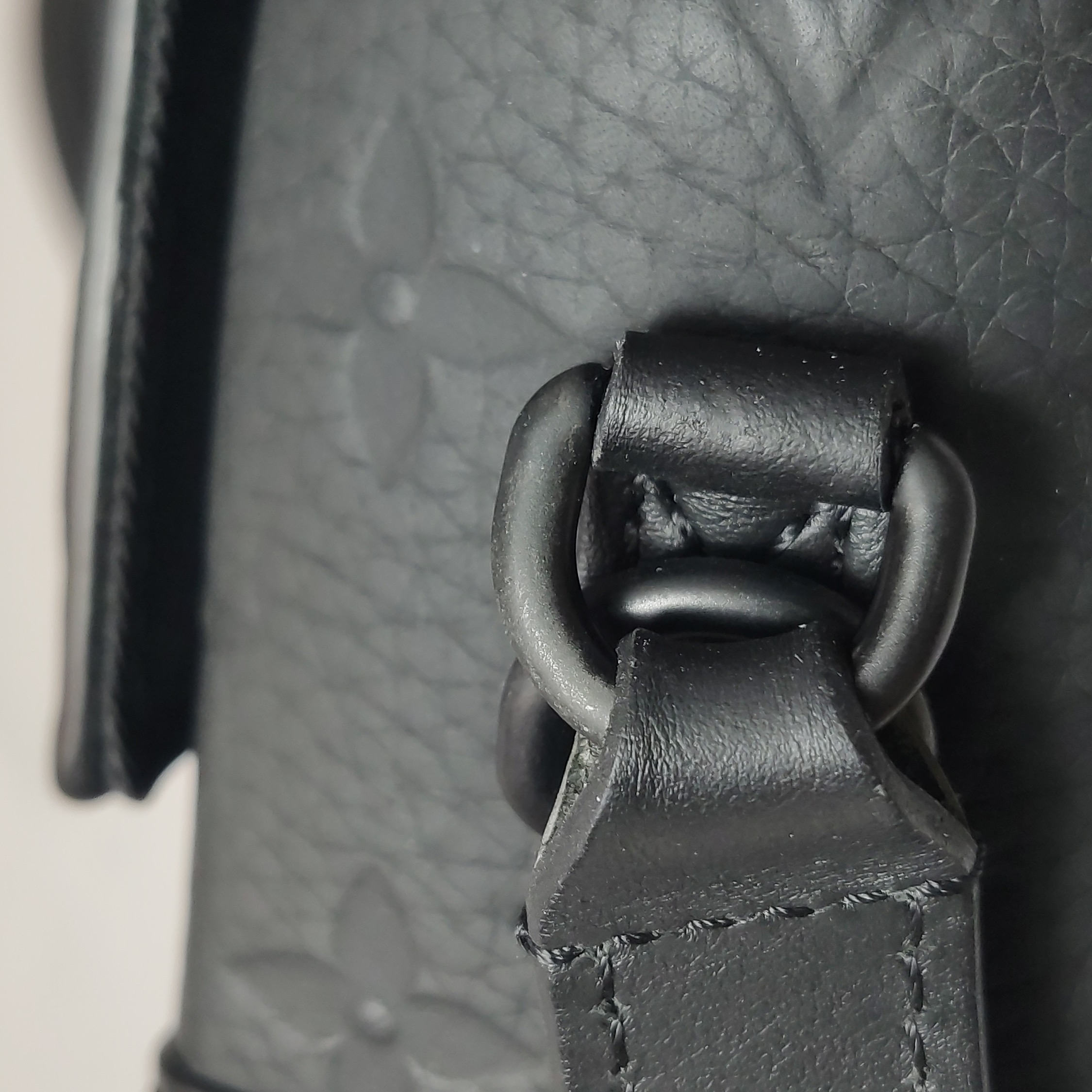 Louis Vuitton(LV) Steamer Wearable Wallet Monogram Taurillon Leather — photo 18 of 20