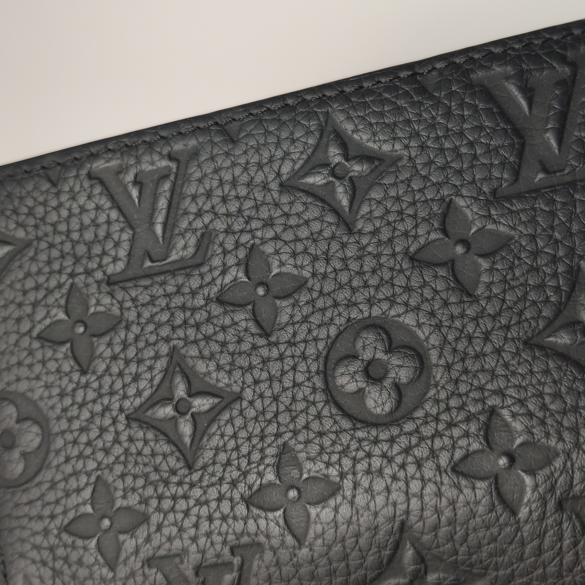 Louis Vuitton(LV) Steamer Wearable Wallet Monogram Taurillon Leather — photo 10 of 20