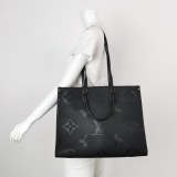 Louis Vuitton(LV) OnTheGo Tote Monogram Empreinte Giant GM — thumbnail 2