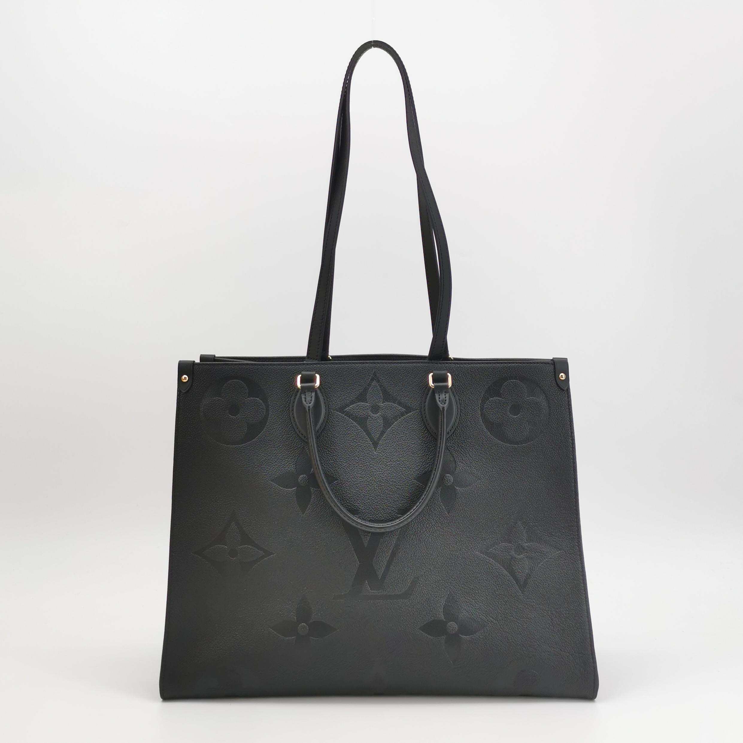 Louis Vuitton(LV) OnTheGo Tote Monogram Empreinte Giant GM — photo 3 of 15