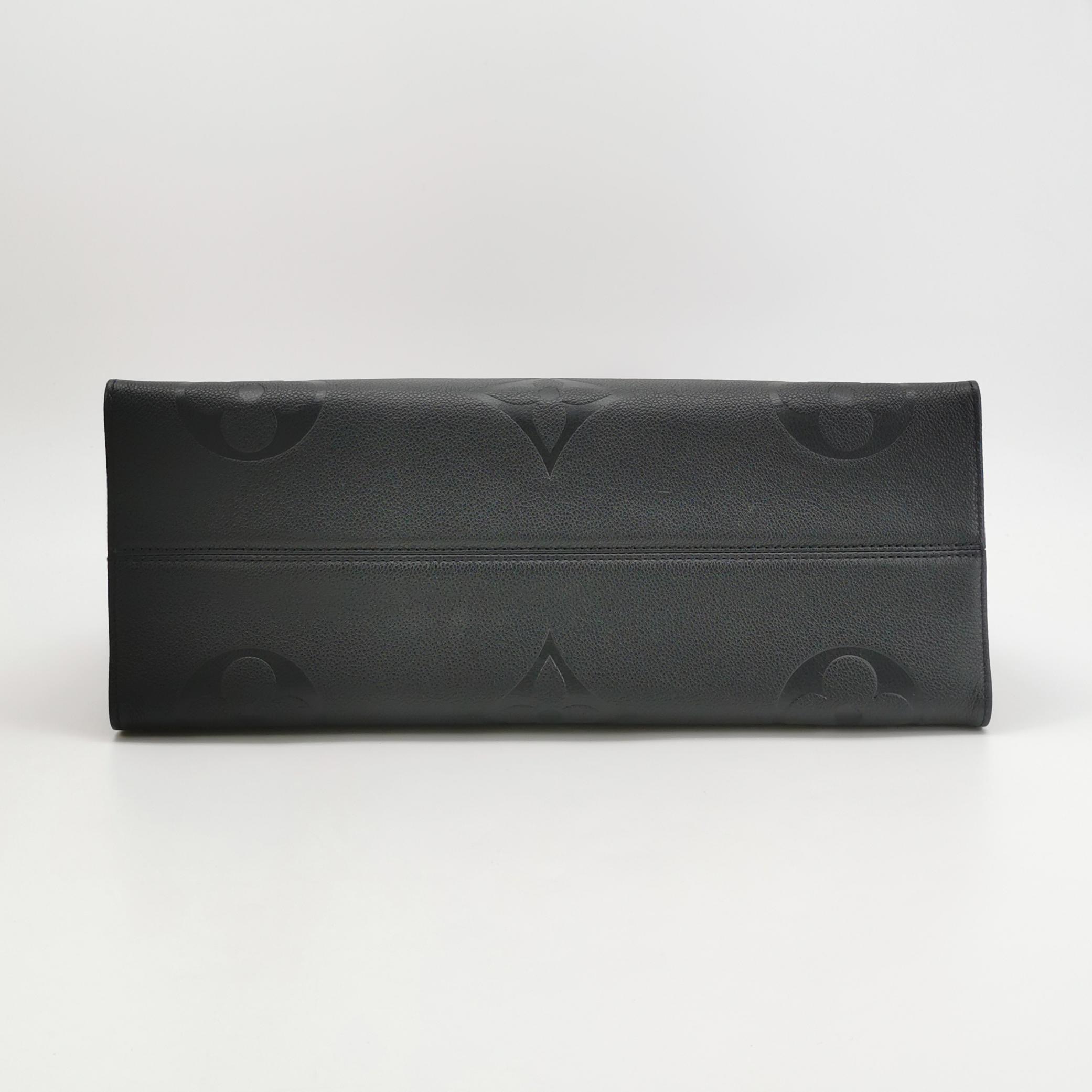 Louis Vuitton(LV) OnTheGo Tote Monogram Empreinte Giant GM — photo 6 of 15