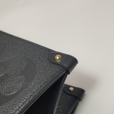 Louis Vuitton(LV) OnTheGo Tote Monogram Empreinte Giant GM — thumbnail 10