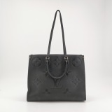 Louis Vuitton(LV) OnTheGo Tote Monogram Empreinte Giant GM — thumbnail 3