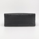 Louis Vuitton(LV) OnTheGo Tote Monogram Empreinte Giant GM — thumbnail 6