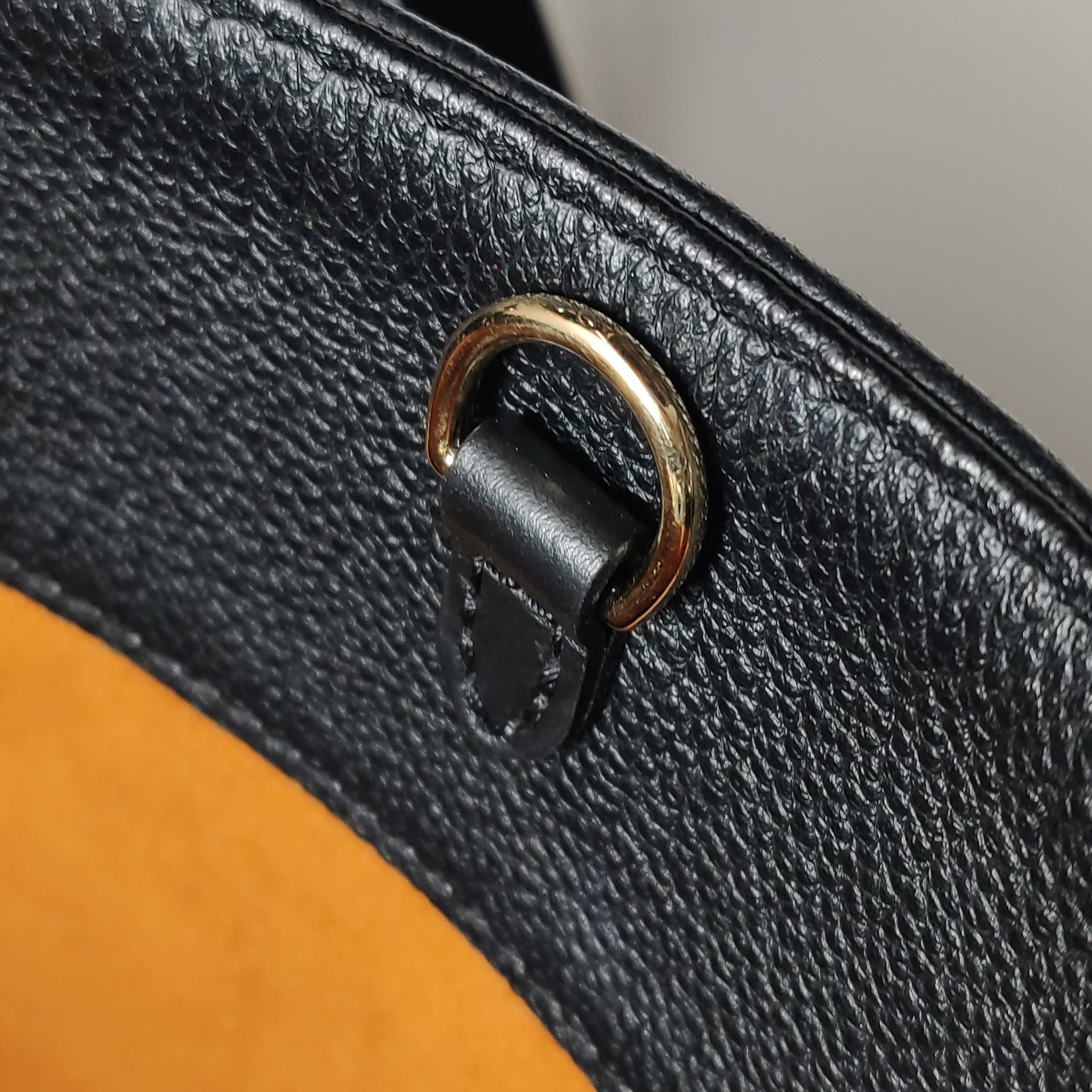 Louis Vuitton(LV) OnTheGo Tote Monogram Empreinte Giant GM — photo 9 of 15