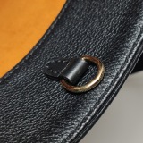 Louis Vuitton(LV) OnTheGo Tote Monogram Empreinte Giant GM — thumbnail 9