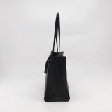 Louis Vuitton(LV) OnTheGo Tote Monogram Empreinte Giant MM — thumbnail 5