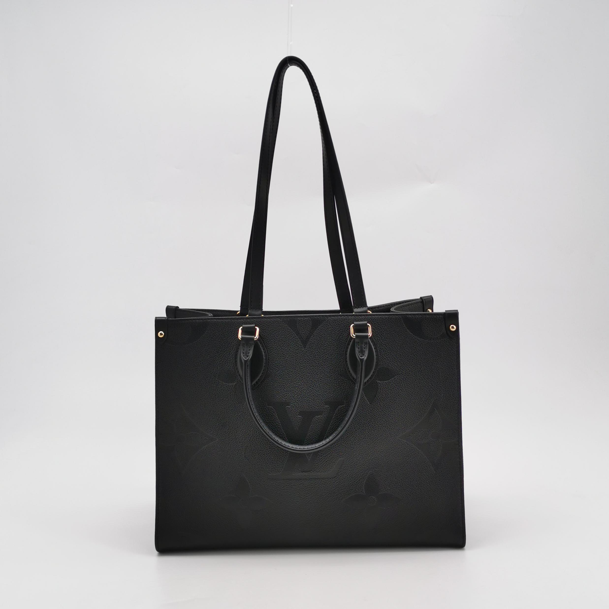 Louis Vuitton(LV) OnTheGo Tote Monogram Empreinte Giant MM — photo 3 of 15