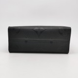 Louis Vuitton(LV) OnTheGo Tote Monogram Empreinte Giant MM — thumbnail 6