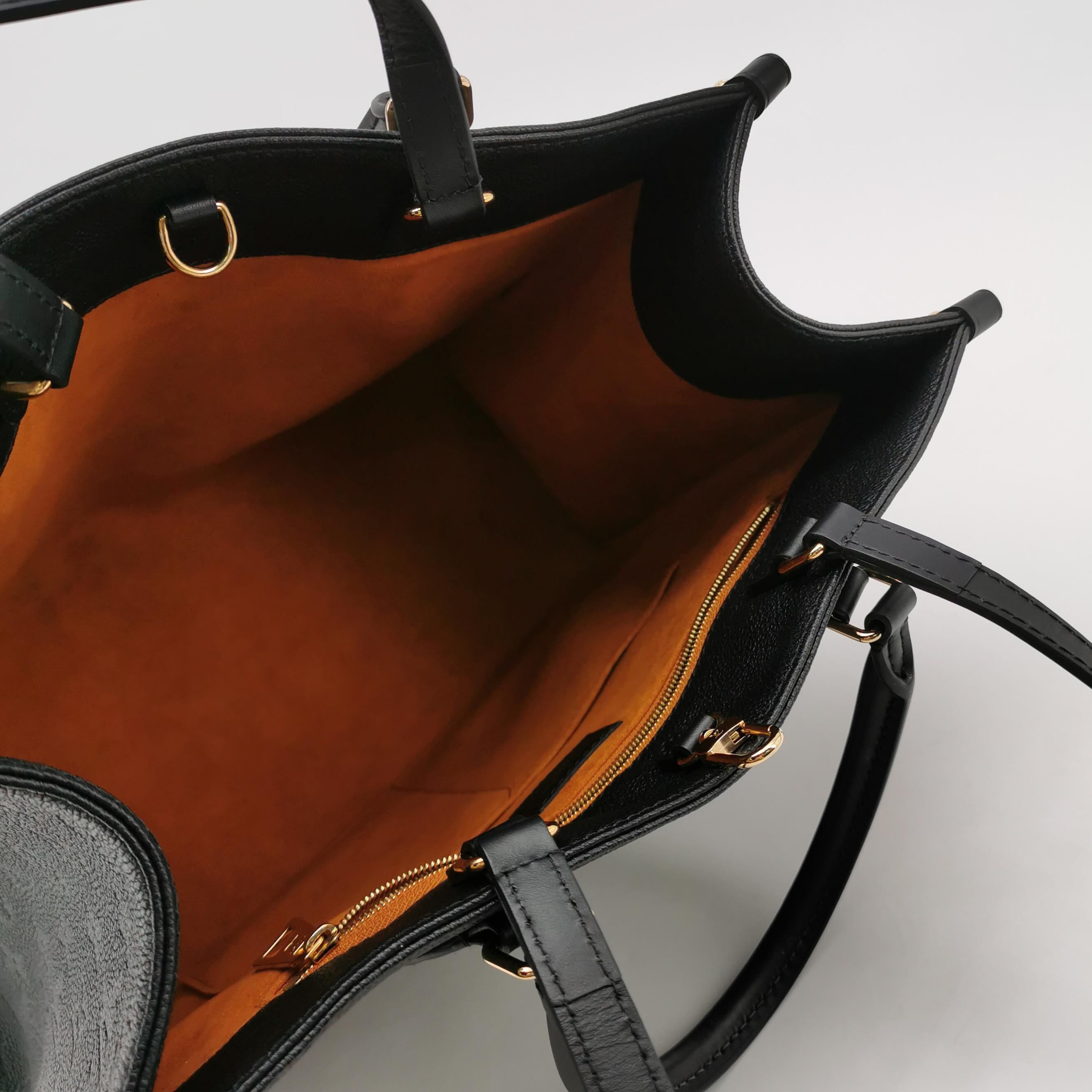 Louis Vuitton(LV) OnTheGo Tote Monogram Empreinte Giant MM — photo 7 of 15