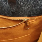Louis Vuitton(LV) OnTheGo Tote Monogram Empreinte Giant MM — thumbnail 9