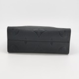 Louis Vuitton(LV) OnTheGo Tote Monogram Empreinte Giant MM — thumbnail 6